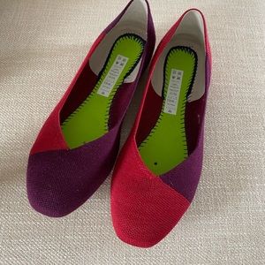 VGUC Rothy’s Cherry Violet Merino Squares 10.5